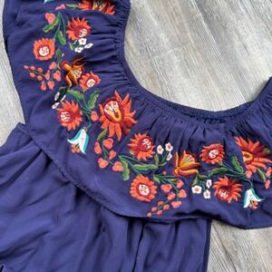 Davi &‎ Dani Women's Medium Floral Embroidered Off the Shoulder Top